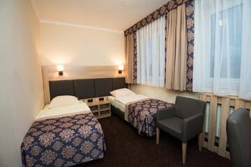 Фото номера Двухместный номер с 2 отдельными кроватями Мотели Motel DB2000 г. Билгорай 3