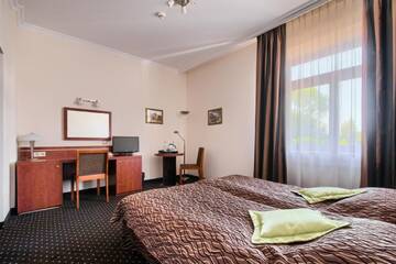 Фото номера Двухместный номер с 1 кроватью или 2 отдельными кроватями Отель Hotel Sitarska г. Билгорай 2