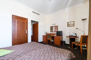 Фото номера Двухместный номер с 1 кроватью или 2 отдельными кроватями Отель Hotel Sitarska г. Билгорай 3